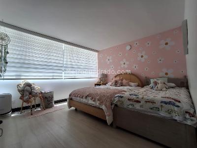 Apartamento de 3 alcobas en venta en El Tesoro, Medellín, 220 m² · foto 10 de 18