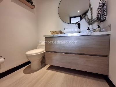 Apartamento de 3 alcobas en venta en El Tesoro, Medellín, 220 m² · foto 13 de 18