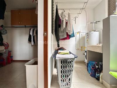 Apartamento de 4 alcobas en venta en La Florida, Medellín, 150 m² · foto 17 de 20