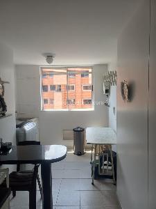 Apartamento de 3 alcobas en venta en Laureles, Medellín, 84 m² · foto 13 de 19