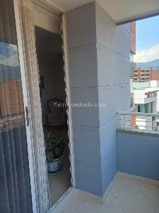 Apartamento de 3 alcobas en venta en Laureles, Medellín, 84 m² · foto 18 de 19