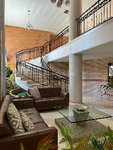 Apartamento de 3 alcobas en venta en Laureles, Medellín, 84 m² · foto 2 de 19