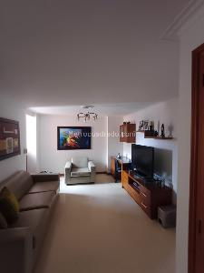 Apartamento de 3 alcobas en venta en Laureles, Medellín, 84 m² · foto 3 de 19