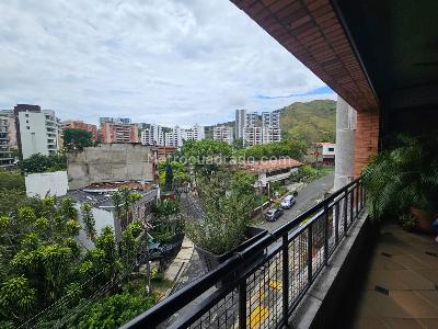 Apartamento de 3 alcobas en venta en Santa Rita, Cali, 191 m² · foto 2 de 19