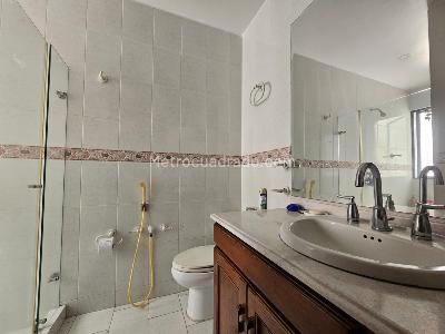 Apartamento de 3 alcobas en venta en Santa Rita, Cali, 191 m² · foto 12 de 19