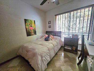 Apartamento de 3 alcobas en venta en Santa Rita, Cali, 191 m² · foto 14 de 19