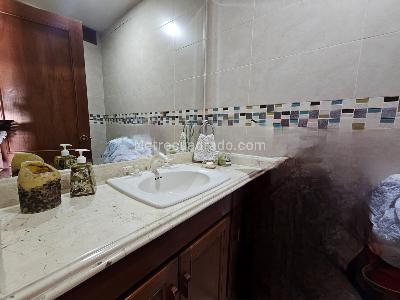 Apartamento de 3 alcobas en venta en Santa Rita, Cali, 191 m² · foto 15 de 19
