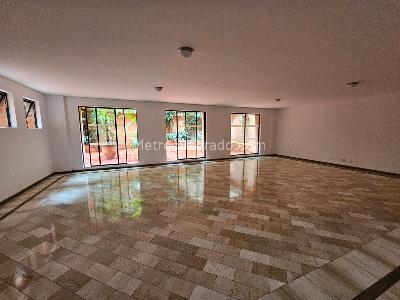 Apartamento de 3 alcobas en venta en Santa Rita, Cali, 191 m² · foto 16 de 19