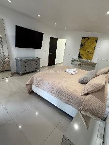 Casa de 3 alcobas en venta en Laureles, Medellín, 440 m² · foto 7 de 20