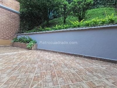 Casa de 5 alcobas en venta en Loma Del Escobero, Envigado, 176 m² · foto 14 de 20