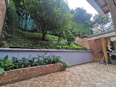 Casa de 5 alcobas en venta en Loma Del Escobero, Envigado, 176 m² · foto 15 de 20