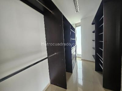 Apartamento de 3 alcobas en venta en Altos De Menga, Cali, 142 m² · foto 14 de 20