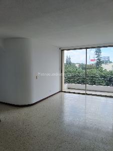 Apartamento de 3 alcobas en venta en La Flora, Cali, 90 m² · foto 4 de 10