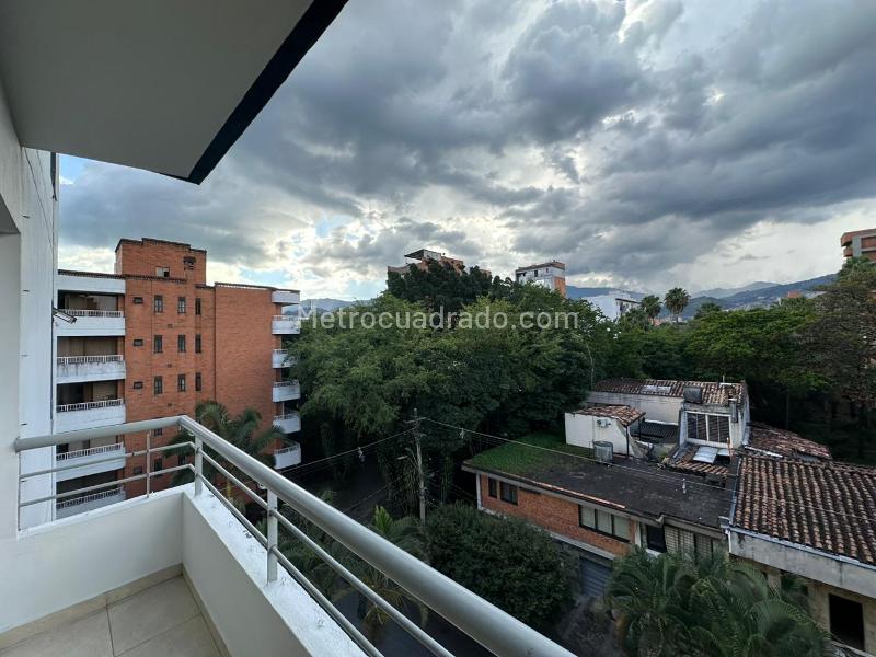 Apartamento Amplio de 3 Alcobas en Conquistadores - 6