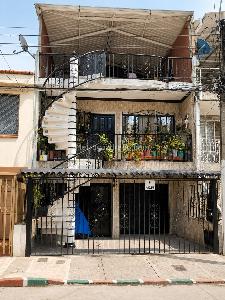 Casa de 5 alcobas en venta en La Base, Cali, 317 m² · foto 2 de 20
