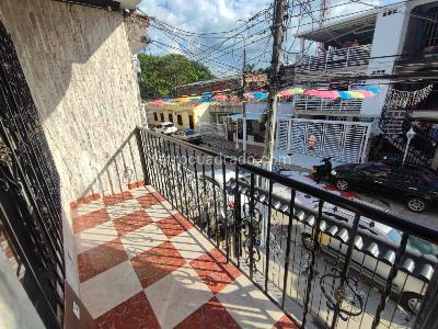 Casa de 5 alcobas en venta en La Base, Cali, 317 m² · foto 13 de 20