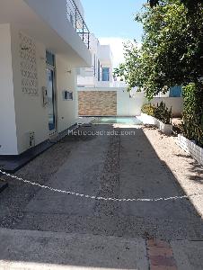 Casa de 3 alcobas en venta en Las Rosas, Girardot, 270 m² · foto 3 de 20