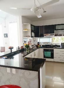 Casa de 3 alcobas en venta en Las Rosas, Girardot, 270 m² · foto 4 de 20