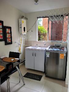 Casa de 3 alcobas en venta en Loma Benedictinos, Envigado, 220 m² · foto 7 de 19