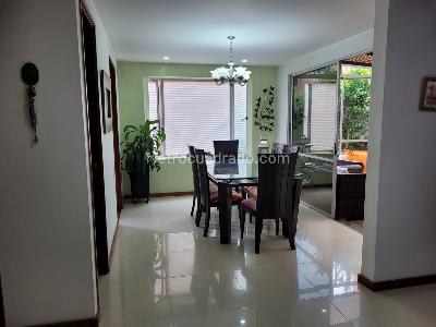 Casa de 3 alcobas en venta en Loma Benedictinos, Envigado, 220 m² · foto 13 de 19