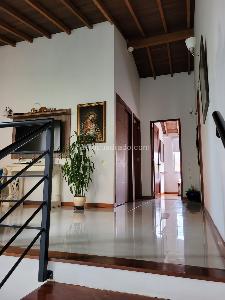 Casa de 3 alcobas en venta en Loma Benedictinos, Envigado, 220 m² · foto 14 de 19
