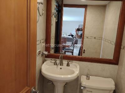 Apartamento de 4 alcobas en venta en Laureles, Medellín, 200 m² · foto 3 de 20