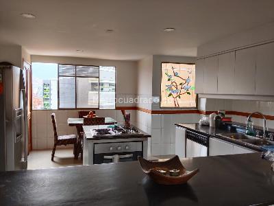 Apartamento de 4 alcobas en venta en Laureles, Medellín, 200 m² · foto 6 de 20