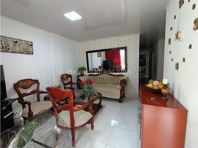 Casa de 5 alcobas en venta en Los Guayacanes, Cali, 104 m² · foto 2 de 17