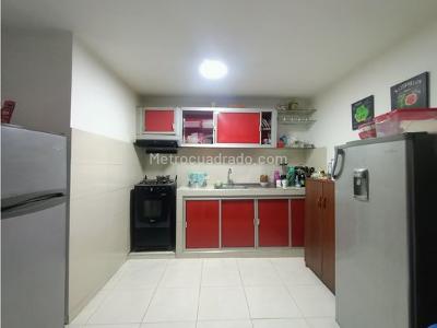 Casa de 5 alcobas en venta en Los Guayacanes, Cali, 104 m² · foto 4 de 17