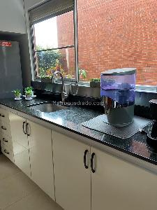 Casa de 3 alcobas en venta en Loma Benedictinos, Envigado, 220 m² · foto 11 de 20