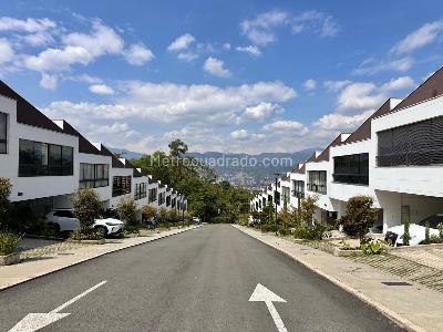 Casa de 3 alcobas en venta en San Lucas, Envigado, 168 m² · foto 2 de 20