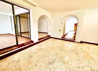 Casa de 5 alcobas en venta en Las Palmas, Medellín, 268 m² · foto 5 de 14