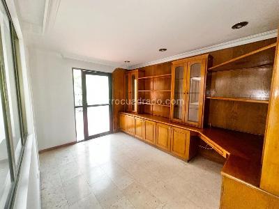 Casa de 5 alcobas en venta en Las Palmas, Medellín, 268 m² · foto 12 de 14