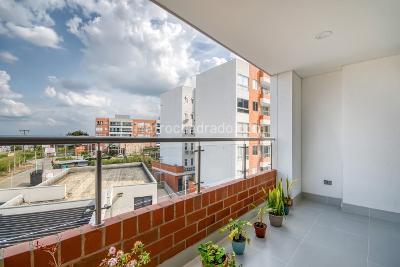 Apartamento de 2 alcobas en venta en Cristales, Cali, 83 m² · foto 2 de 20