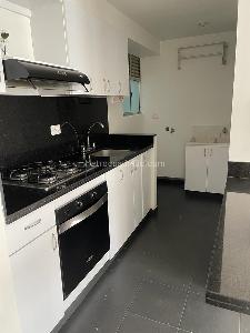 Apartamento en venta en Castilla, Bogotá · foto 2 de 17