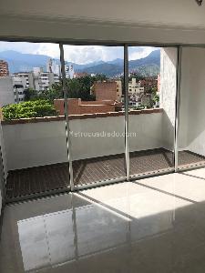 Apartamento de 3 alcobas en venta en Laureles, Medellín, 137 m² · foto 7 de 17