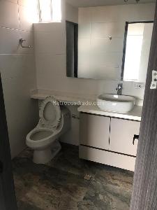 Apartamento de 3 alcobas en venta en Laureles, Medellín, 137 m² · foto 8 de 17