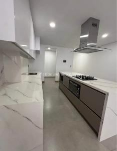 Apartamento de 3 alcobas en venta en Laureles, Medellín, 125 m² · foto 11 de 15