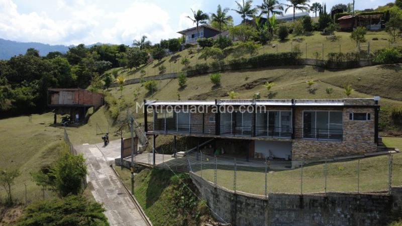 Cozy Country House for Rent in Copacabana - 2