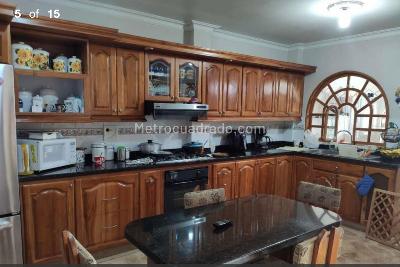 Casa de 5 alcobas en venta en Laureles, Medellín, 374 m² · foto 4 de 4