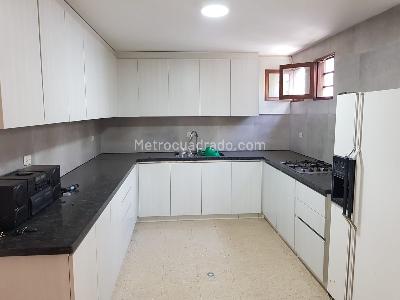Casa de 5 alcobas en venta en Ciudad Jardin, Cali, 1030 m² · foto 9 de 13