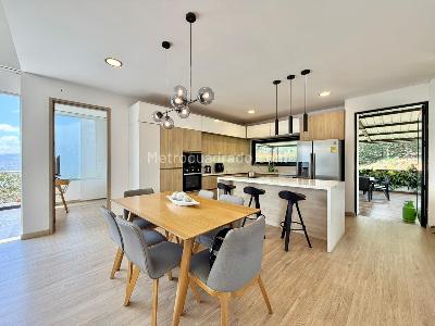 Casa de 4 alcobas en arriendo en Norteamerica, Bello, 280 m² · foto 7 de 13