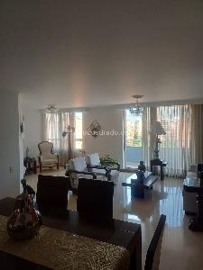 Apartamento de 3 alcobas en venta en Laureles, Medellín, 116 m² · foto 2 de 19