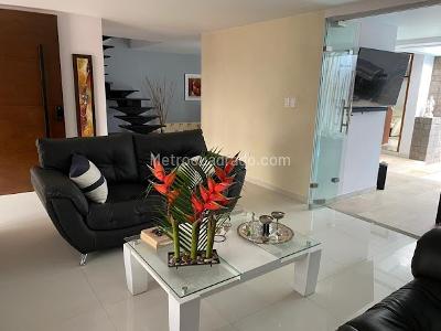 Casa de 3 alcobas en venta en Lagos Del Cacique, Bucaramanga, 280 m² · foto 2 de 17