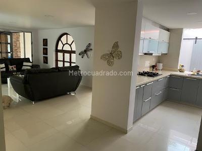 Casa de 3 alcobas en venta en Lagos Del Cacique, Bucaramanga, 280 m² · foto 9 de 17