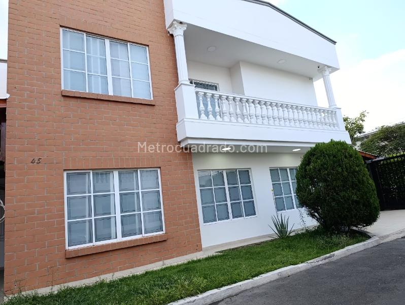 Casa – Cali, Ciudad Jardín, Comuna 22 - Vista 2