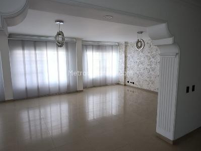 Casa de 4 alcobas en venta en Ciudad Jardin, Cali, 400 m² · foto 17 de 20
