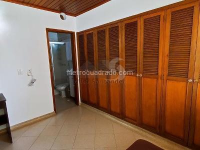 Apartamento de 4 alcobas en venta en Antiguo Campestre, Bucaramanga, 204 m² · foto 8 de 20