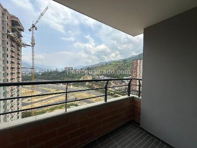 Apartamento de 3 alcobas en venta en Machado, Bello, 69 m² · foto 3 de 15