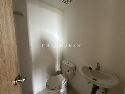 Apartamento de 3 alcobas en venta en Machado, Bello, 69 m² · foto 14 de 15